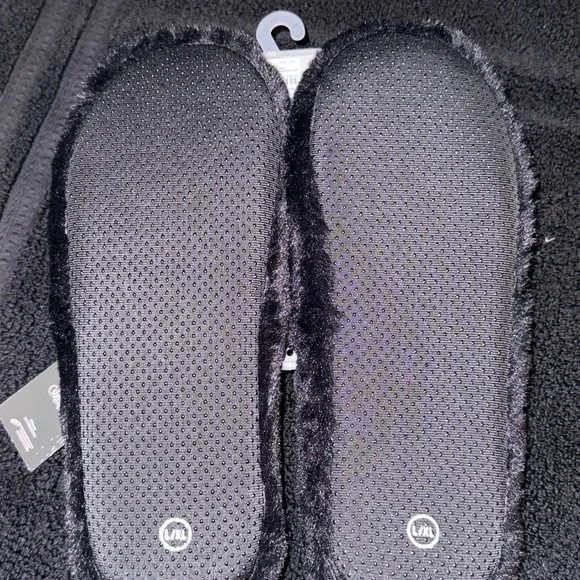 ‼️FINAL PRICE DROP BEFORE DONATION‼️BNWT Nightmare before Christmas slippers - Picture 2 of 3